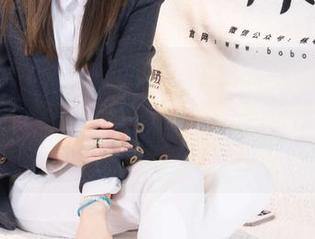 BoBoSocks袜啵啵 – 在线的奶油：看她如何在瑜伽中打盹…艾玛，这难度可是突破天际了！