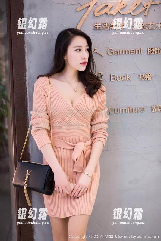IMiss爱蜜社-黄歆苑 IMiss爱蜜社 - 黄歆苑的夏日全套,似乎每张图都在呼唤一场沙滩派对。