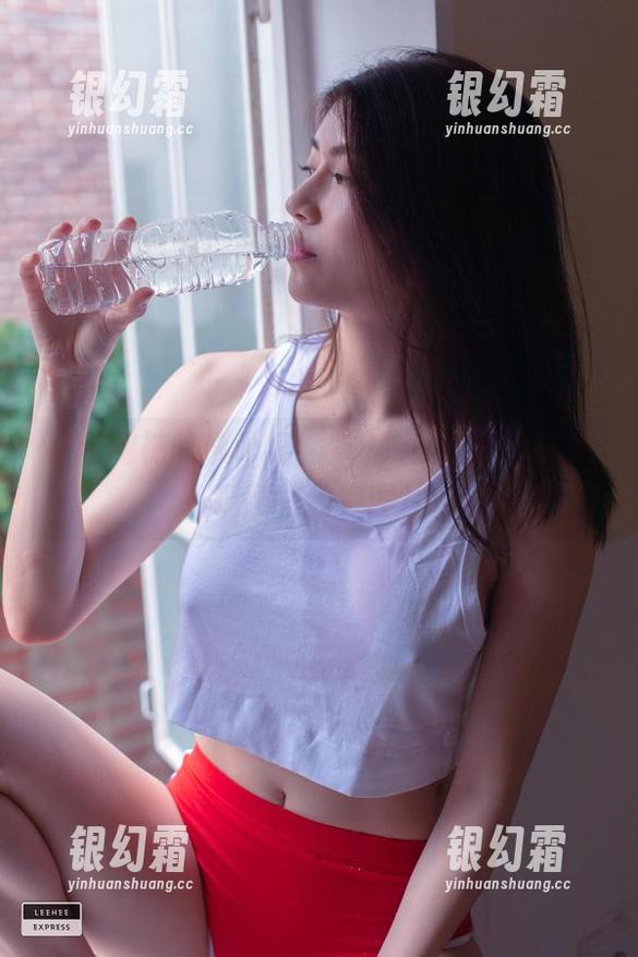 穿着棉袜的Min.E(민이)，在线等你来发现那些独特图片