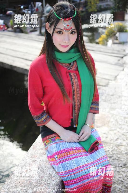 MyGirl美媛馆 - 不得不承认，王馨瑶的圣诞我和这树都被她吸引了…