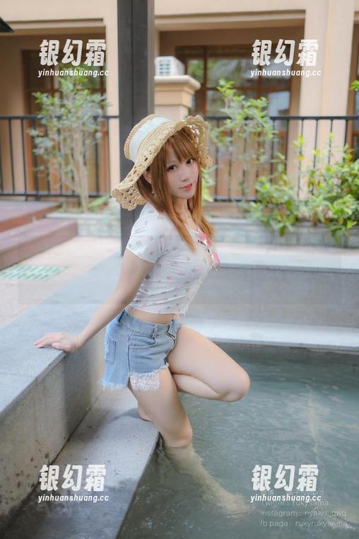Nyako喵子 最新款旗袍本B,Nyako喵子的另类写真也太大胆了吧。