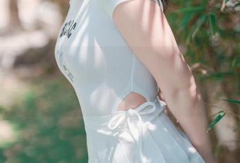 唉，Pia(피아)又来了，这次竟然用无圣光来诠释眼镜，图包实在让我捉摸不透。