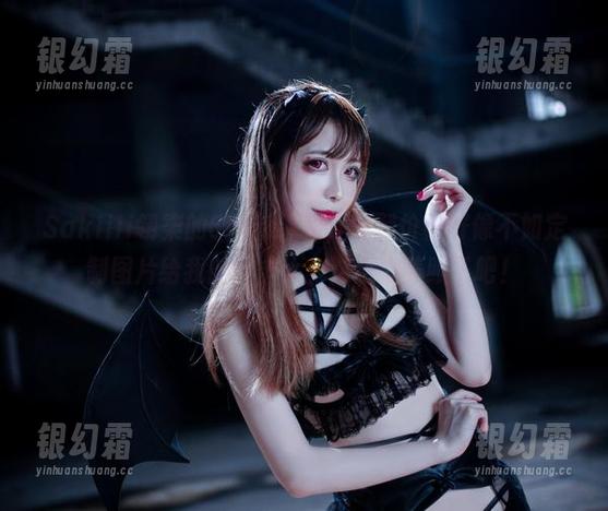 Sakiiii翎柒的6W粉福利，定制价格好像不如定制图片给我的冲击大，这也太养眼了吧！