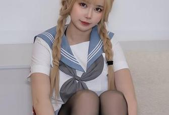 Tina很妖孽呀的美图合集，草莓味的喵喵赛过我的冰淇淋！