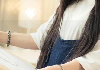 TouTiao头条女神 – 校服也能穿成不同套路，李丽莎直击你的观看欲！图包来啦！