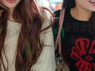 TuiGirl推女郎 – 职业装新篇章！何奕恋的最新写真集更新，焕然一新