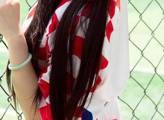 UGirls尤果网 – 美脚无敌！安沛蕾的图片让人脑海中充满脚步声，资源都快不够用了。