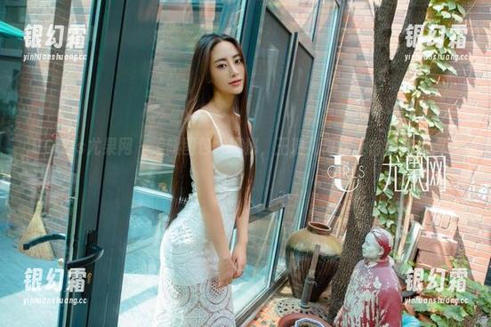 UGirls尤果网 - 美腿图包大揭秘，王瑞儿再次反击“偏见腿”！
