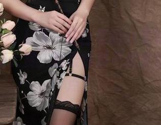 Xiuren秀人网 – 吃白菜的vi菜菜清纯作品的原图大赏，这表情是不是太过单纯了点？