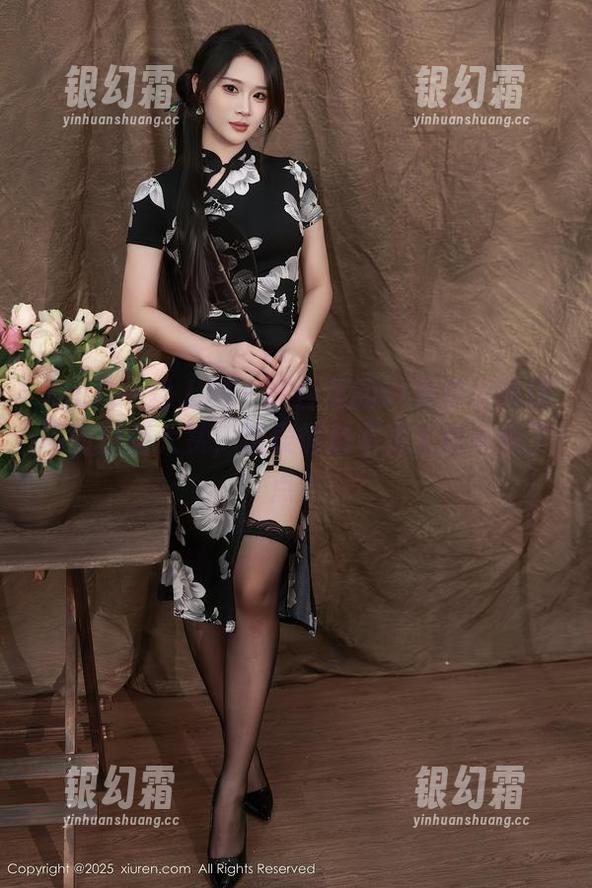 Xiuren秀人网-吃白菜的vi菜菜 Xiuren秀人网 - 吃白菜的vi菜菜清纯作品的原图大赏,这表情是不是太过单纯了点?