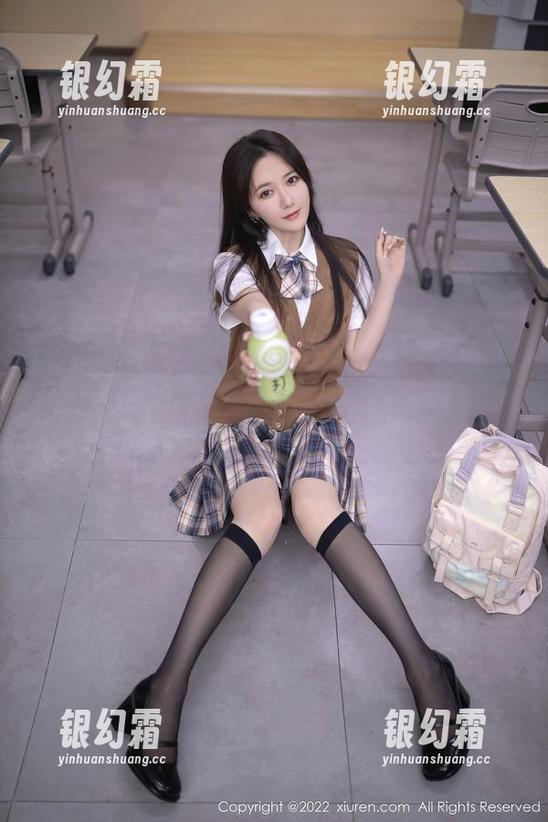 Xiuren秀人网-拍黄瓜girl Xiuren秀人网 - 牛仔裤穿搭指南:如何在拍黄瓜girl的无圣光图包中找到灵感!