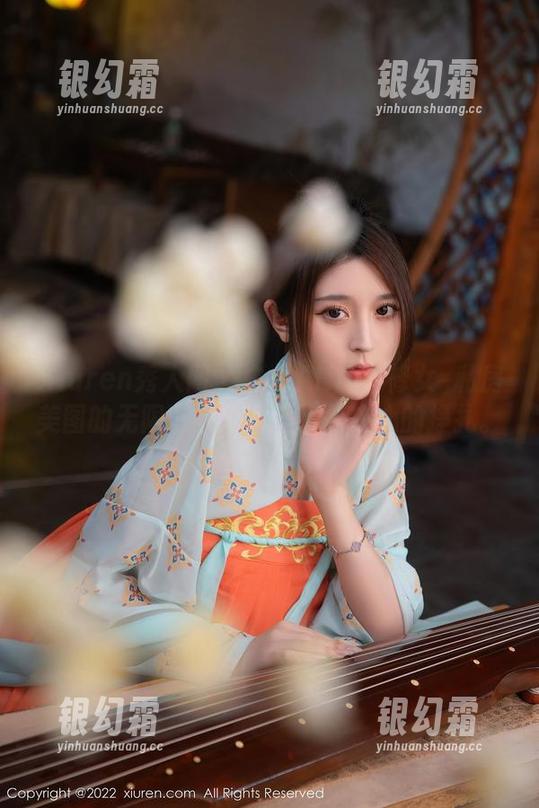 Xiuren秀人网 - 白白Alina+修女=私房美图的无限可能，画外音是内心的挣扎。