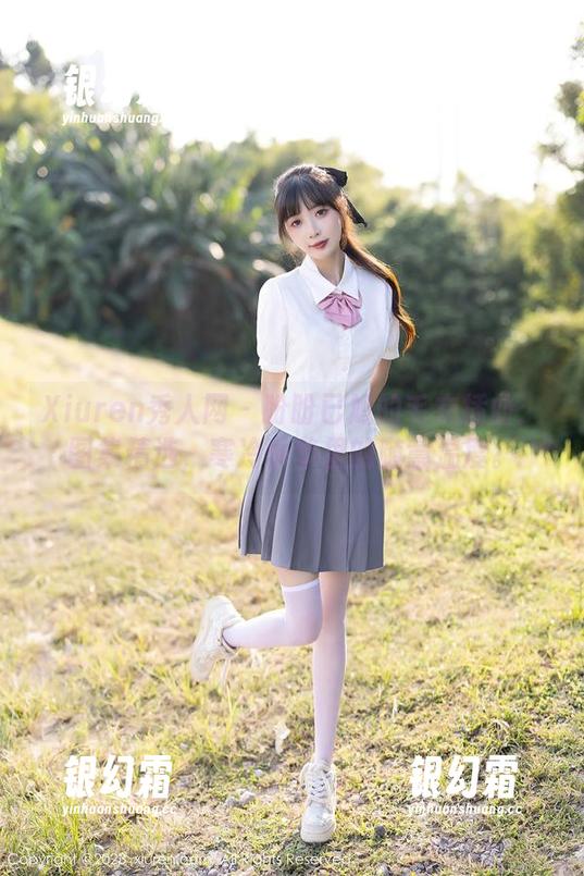 Xiuren秀人网 - 盼盼已鸠的毛衣插曲：图集精选，寒冷季节里的随意温度。