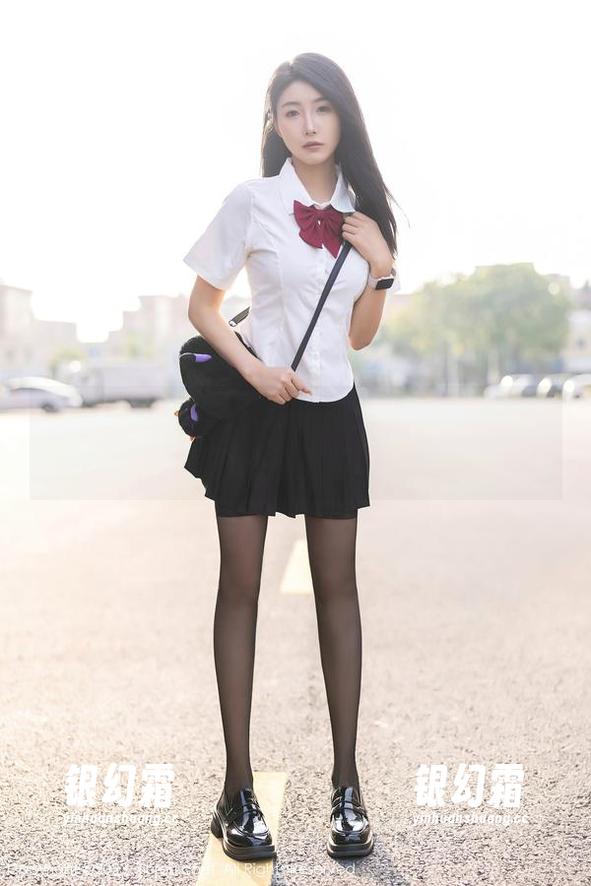 Xiuren秀人网 - 陈小花：可爱如斯，精选写真透过屏幕的萌动