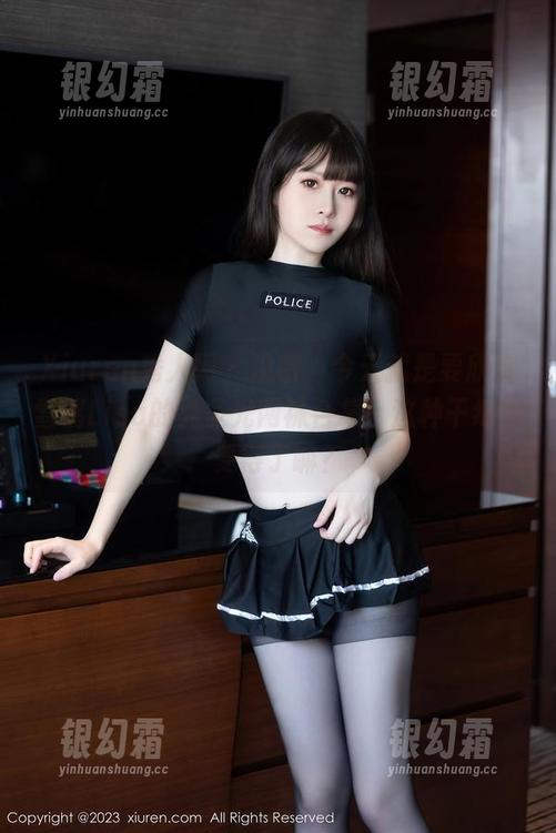 Xiuren秀人网-雪瑞Lisa Xiuren秀人网 - 没错,今天就是要欣赏雪瑞Lisa的无圣光网袜合集,这种干练你受得了嘛?