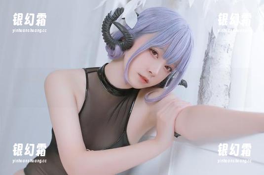 没有鬼怪，就只有asagiriai(爱ちゃん)和她的万圣节套图，大家说这是新潮吧？