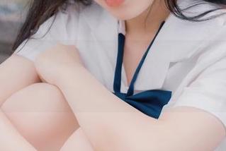 usejan蓝蓝的睡衣写真，附赠无圣光效果，自带一种撩人的朦胧感。