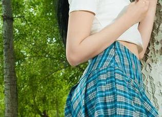 丽柜 – 从怡萱的高清户外美图中，你会领悟到：大自然是背景，她才是主角！