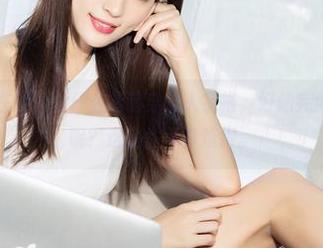 克拉女神 – 在线，为什么嘉萌穿这人字拖，好像完全不在意什么呢？这随性可真难得。