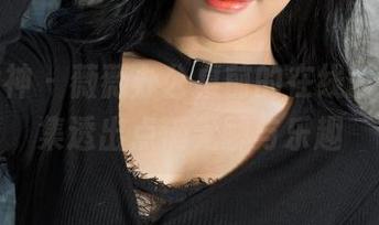 克拉女神 – 薇薇办公桌前的在线哲学，图集透出点滴无聊与乐趣