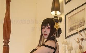 镇海与咔喵KANEKO的白旗袍cos，下载一份，遛弯都能引发“羡慕”的目光！