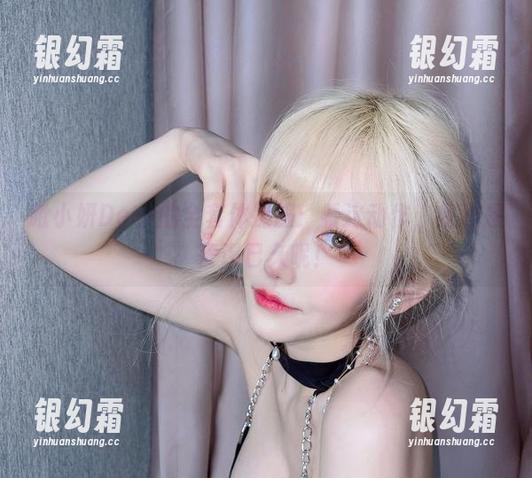 啾小妍Deer 啾小妍Deer的全套体操服:看这动作,我可是蓄谋已久呢!