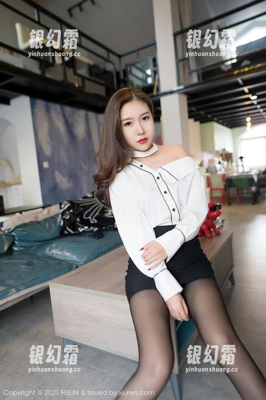 嗲囡囡-施忆佳KITTY 嗲囡囡 - 施忆佳KITTY牛仔裤精华:牛仔朋克风,加上高清美图特效,完美!