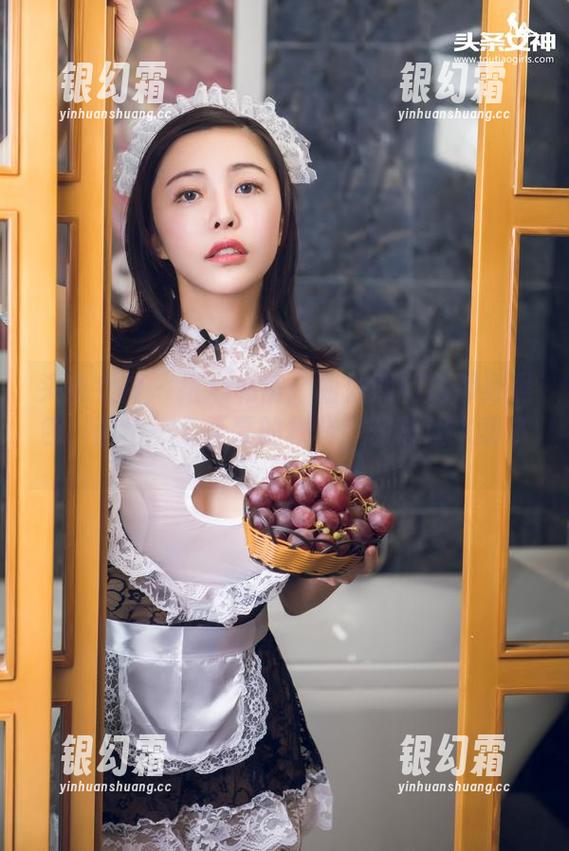 头条女神 - 揪心私房：曲佑熙和她那身黑色，画出一个无辜的模样，却总让人想多。
