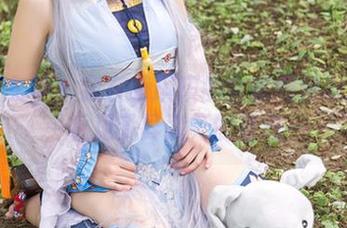 头条女神 – 我在萌琪琪的全套厨娘原图里，看见了异次元的蒸汽…