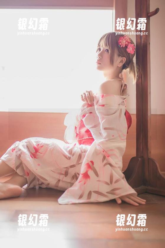 在宅夏yoko的镜头下：索尼子旗袍的每个细节都值得细品
