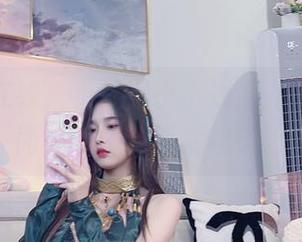 体操服在线，不只是小小奶瓶儿的造型，而是一场春天的邀请。