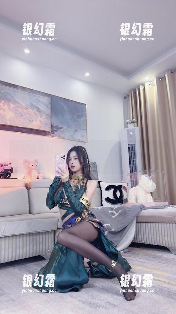 体操服在线，不只是小小奶瓶儿的造型，而是一场春天的邀请。