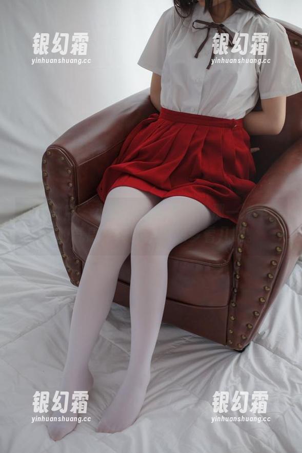 少女秩序-小满 少女秩序 - 小满的连体衣——那一抹不经意的气息,真的让我想多看几眼。