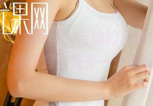 尤果网 – 欣杨Kitty与她的灰丝作品：如此迷人的图库，先来一份乐瓣再说