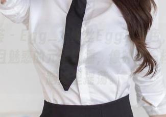 尤蜜荟 – Egg_尤妮丝Egg和黑色，两个无声且魅惑的元素碰撞，像钟摆一样在我脑海里摇荡。