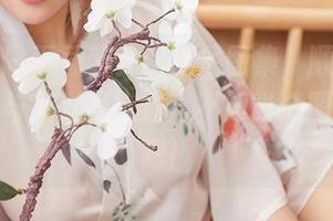 尤蜜荟 – 下载菲儿比基尼图集，顺便发给朋友：与其对号入座，不如当个图集大咖吧！