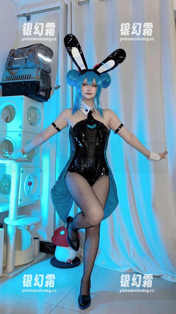 空姐写真进行时：屿鱼想让无圣光也美得俏皮