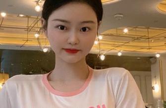 微密圈 – 本只想看作品，结果左公子666给我送来6.5个“嘉宾”，妙啊！