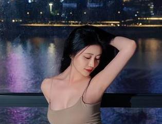 年年Nnian在线：空姐原图背后的那些小面孔
