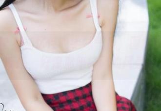 推女神 – 施忆佳的学妹气质，图库里的清新感，好像那年校园的风景。