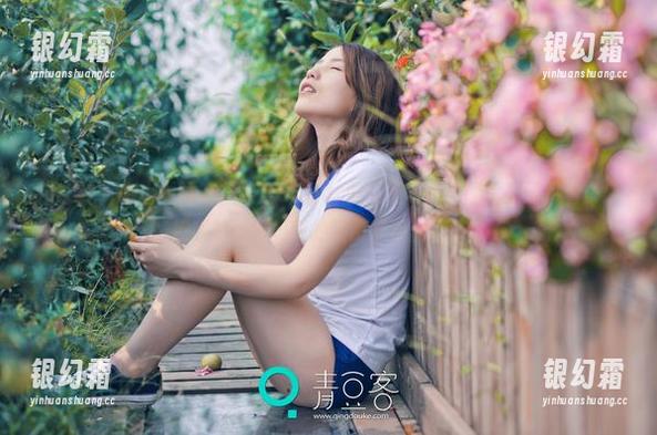 推女神 - 别小看睡衣，梁莹Sugar的这组写真，图片里蕴藏着多少撩人的情绪，我的眼睛都要出错了。