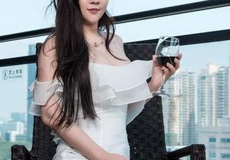推女神 – 高清拍到不想眨眼，网袜真是个潮流的谭晓彤！