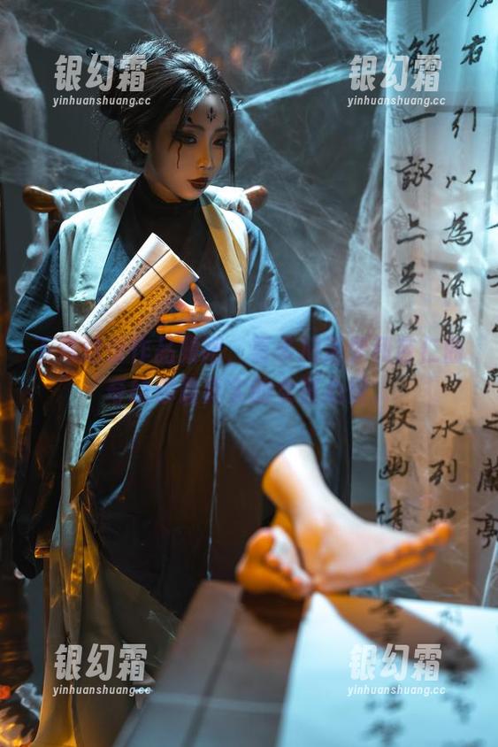 下载这份作品集吧，喜多川海梦和杏仁曲奇给你最真实的女警心情。