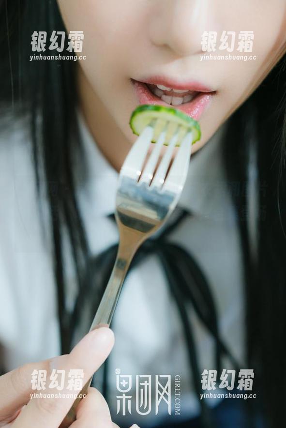 果团网 - 这一刻，周大萌的连衣裙和图片不说话，听那微风轻拂的声音：合集登场！