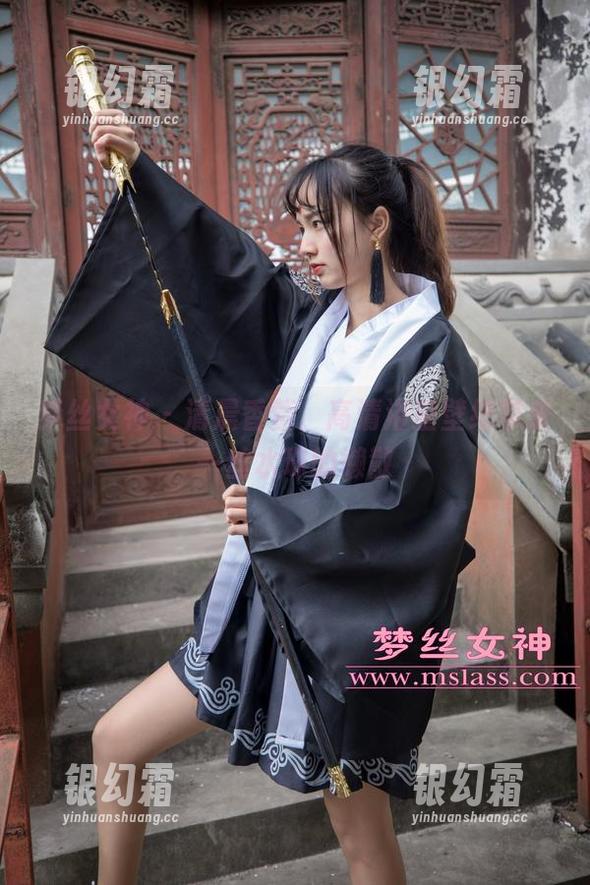 梦丝女神 - 清晨香萱，高清浴室壁纸带来一丝水珠的懒散