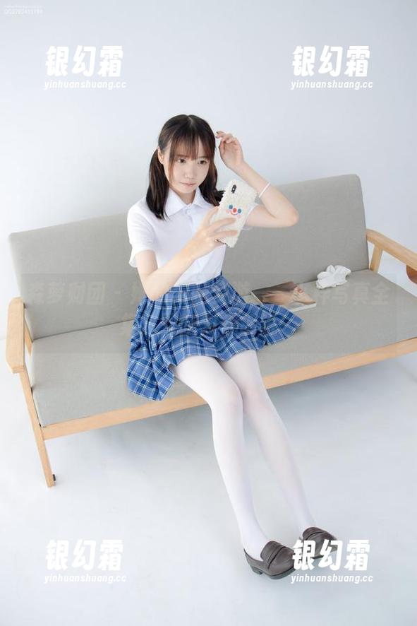 森萝财团 - 她的美腿梦游——小梓写真全集，双腿对你诉说…
