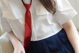模范学院 – 网盘中的大美妞儿：下载瑜伽，注意，别在家里摔个大跟头哦！