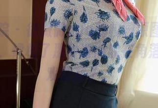 模范学院 – 徐微微mia的校园原图带着点小叛逆，像极了那种课间躲在角落里打游戏的孩子。