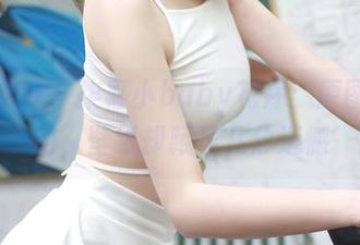模范学院 – 柒喜小baby花嫁：原图的灵动，壁纸却藏着几分遗憾