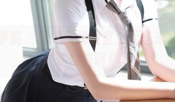 模范学院 – 韩好甜的教室，无圣光之下的‘偷偷告诉你’